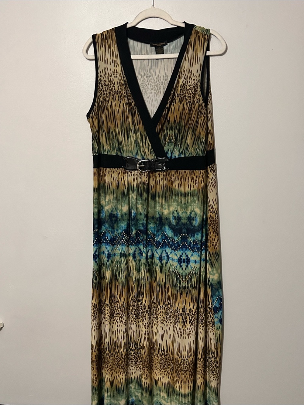 This Susan Lawrence sleeveless maxi dress